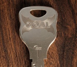 GOAL GP ディンプルキーのひょうたん型の持ち手形状とロゴのアップ